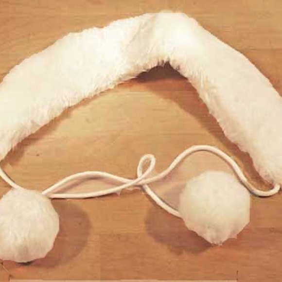 COLLAR, VINTAGE, LAMB FUR WITH FUR POM-POMS, 1957, IVORY SHEARED LAMB, 16 x 3 IN - Picture 1 of 2